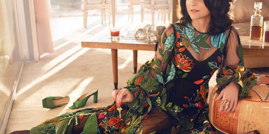  Julia Louis-Dreyfus on Her Health, Career, and Activism