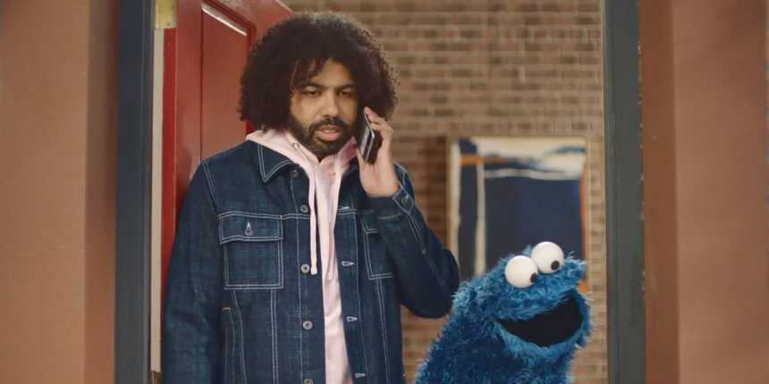  Daveed Diggs Sings With the "Homies from Sesame Road" in This Tremendous Bowl Advert